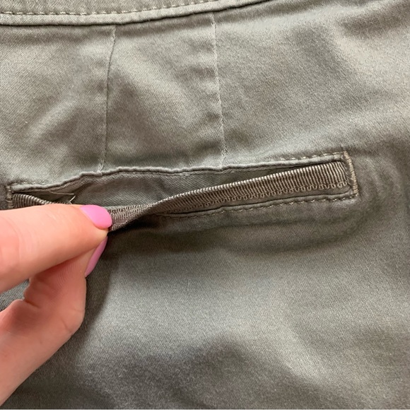 White House Black Market | Army Green Cuffed Shorts | Sz 00 - Picture 11 of 12